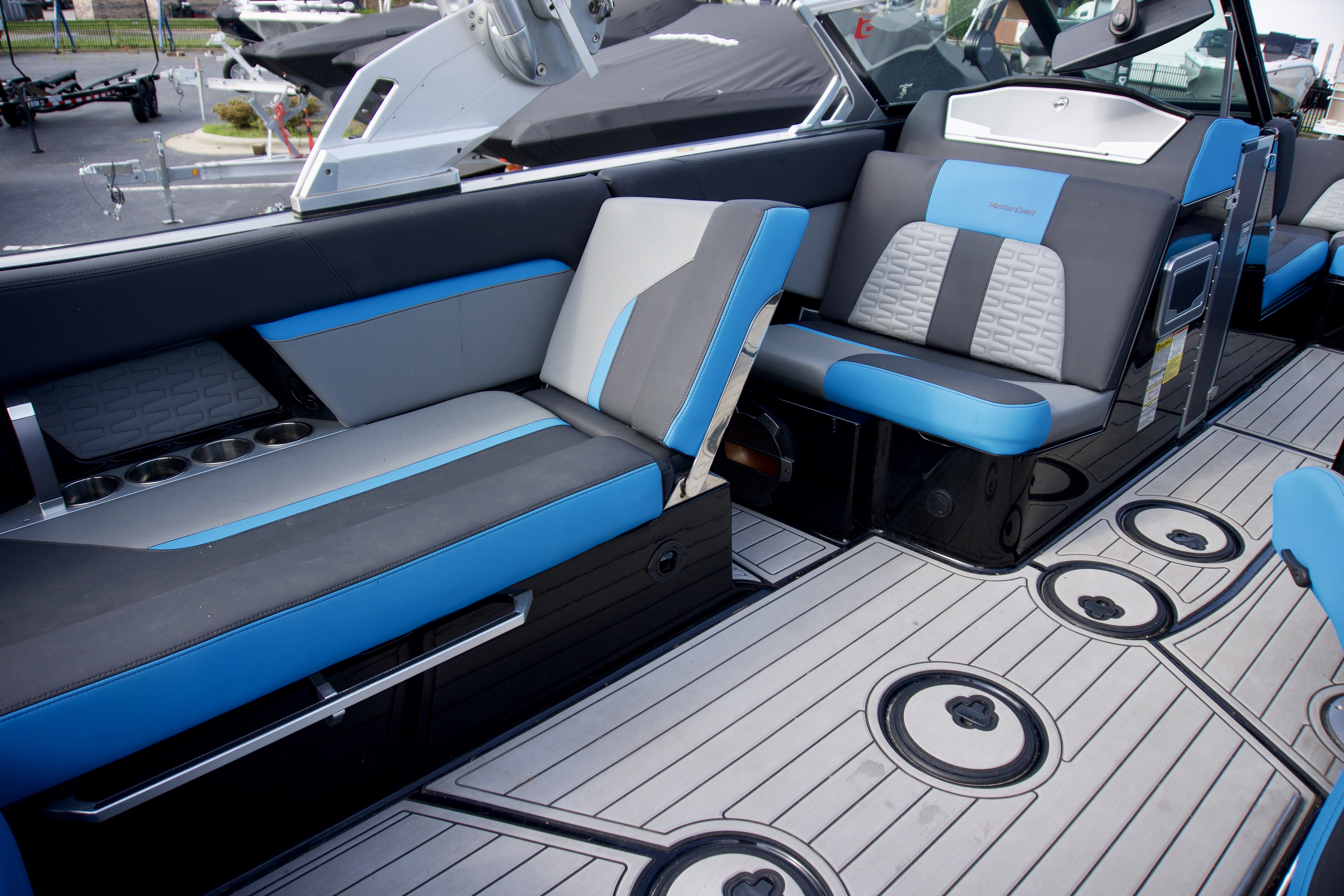 2019 MasterCraft X24 [8] 1M25119A